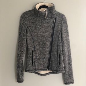 Bench sweater side zip soft fuzzy inside